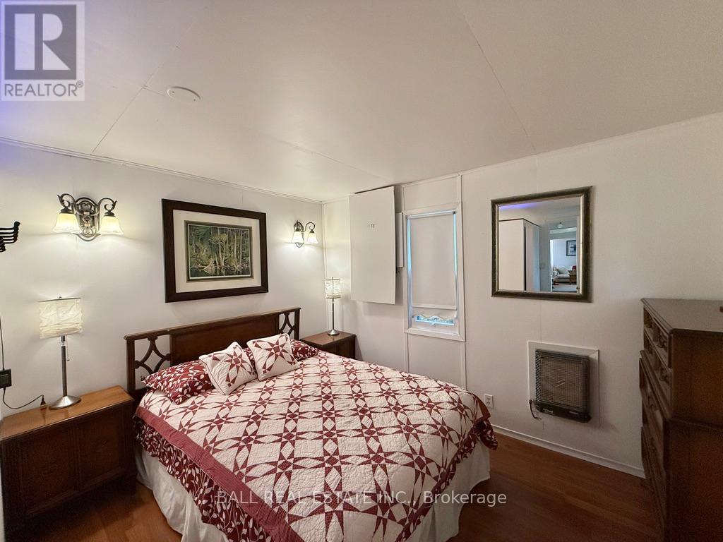 551 RENWICK ROAD - 25