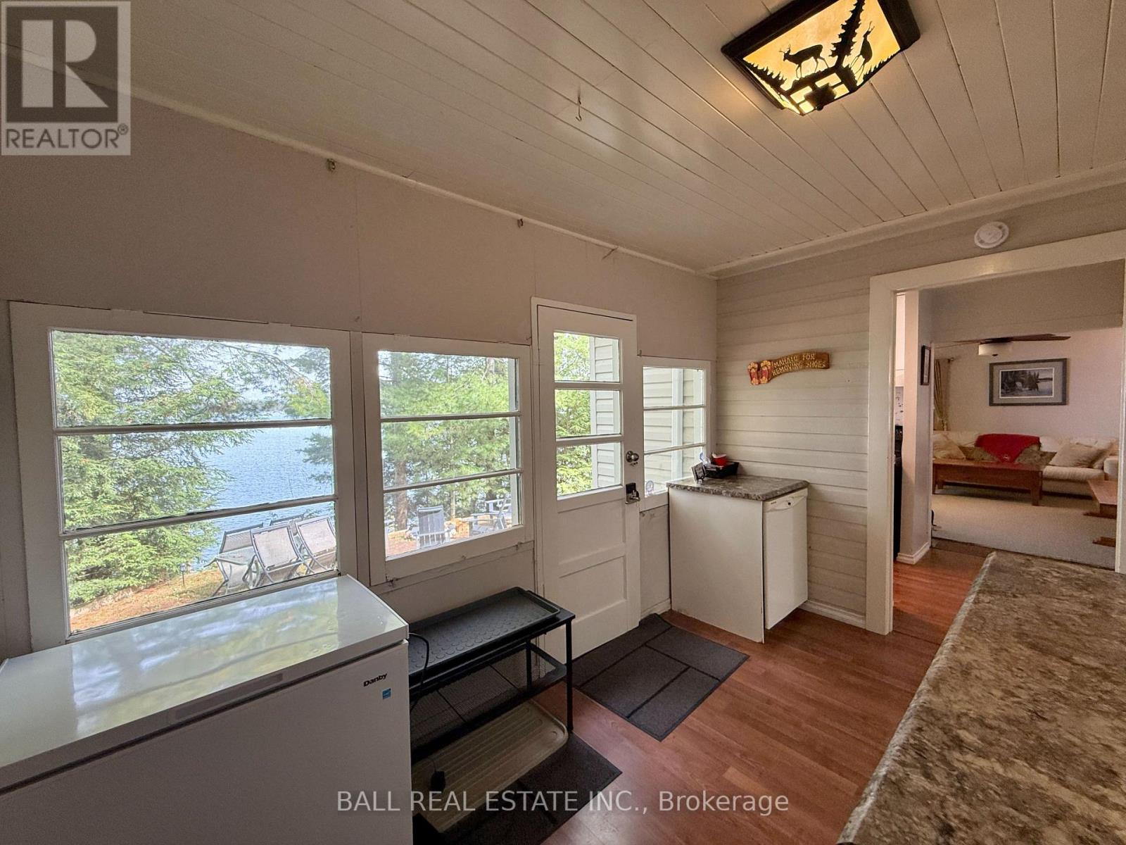 551 RENWICK ROAD - 29