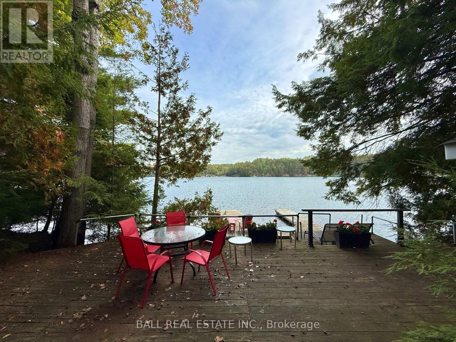 551 RENWICK ROAD - 34