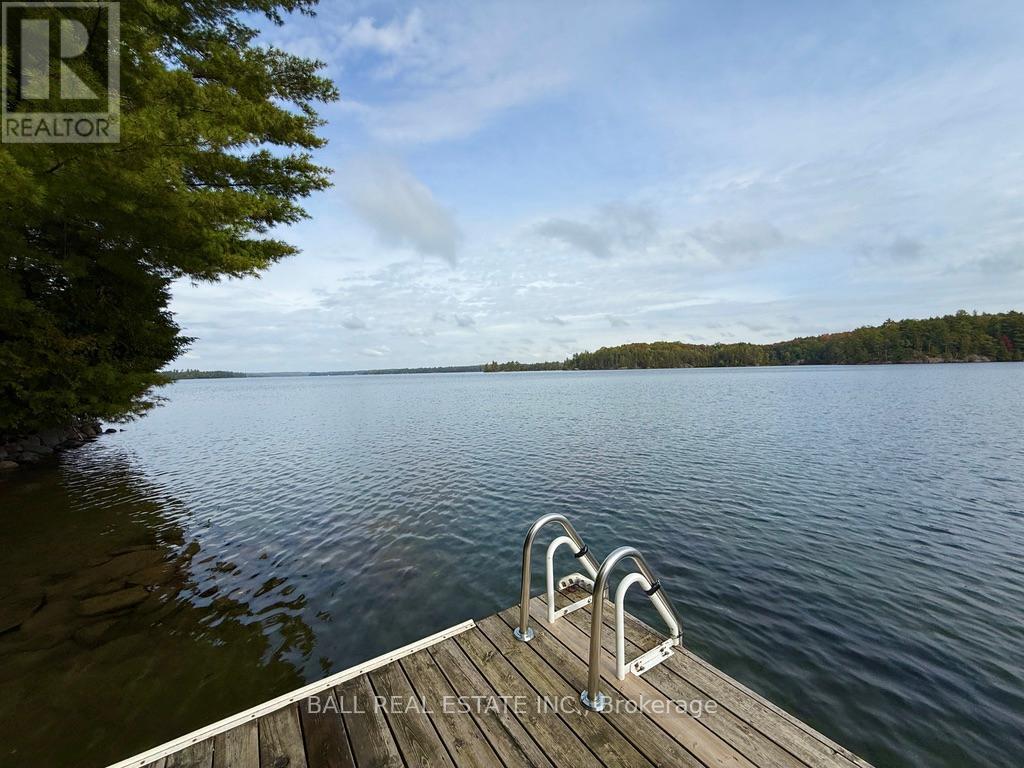 551 RENWICK ROAD - 38