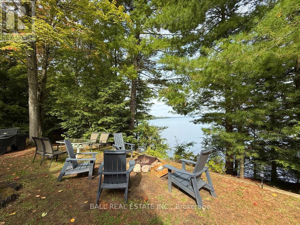 551 RENWICK ROAD - 32