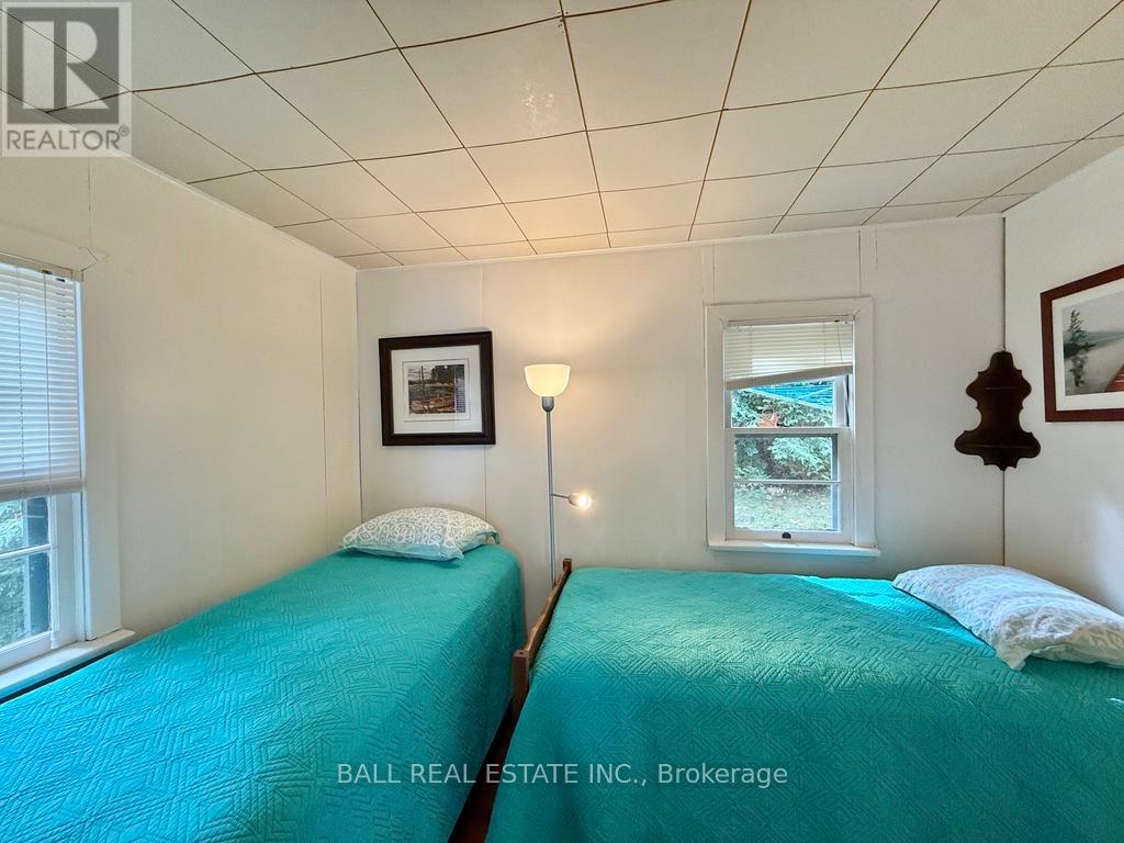 551 RENWICK ROAD - 24