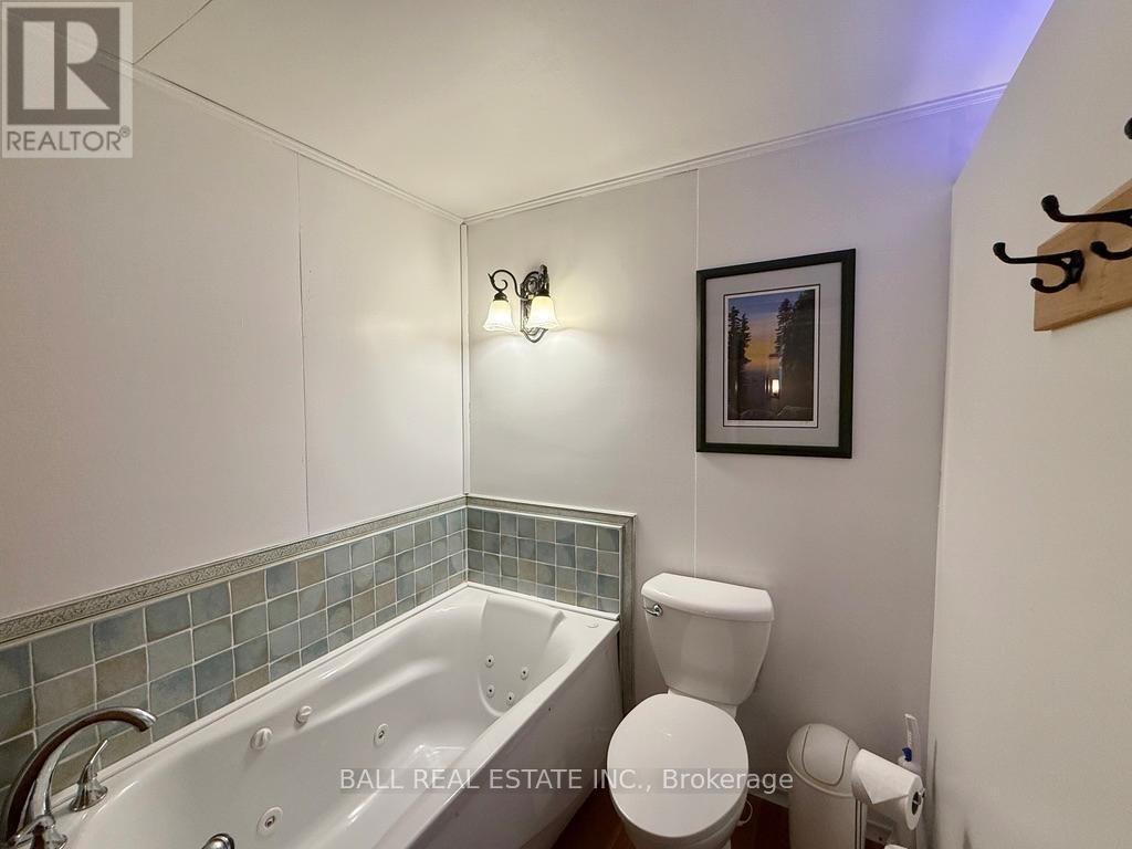551 RENWICK ROAD - 26