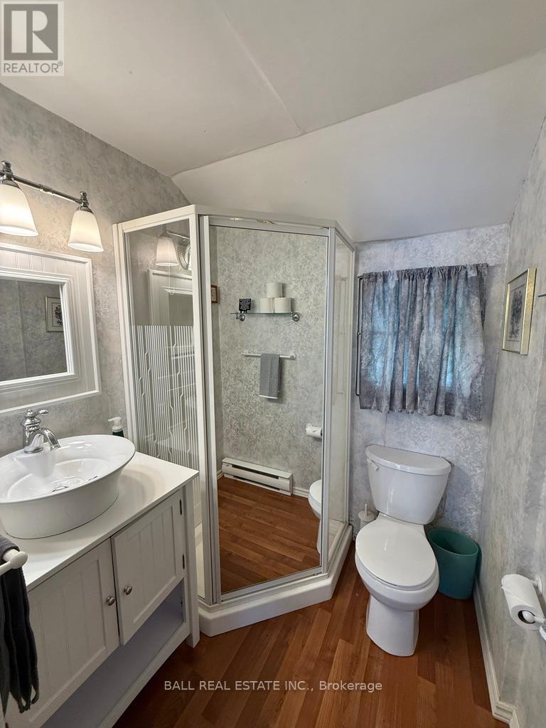 551 RENWICK ROAD - 28