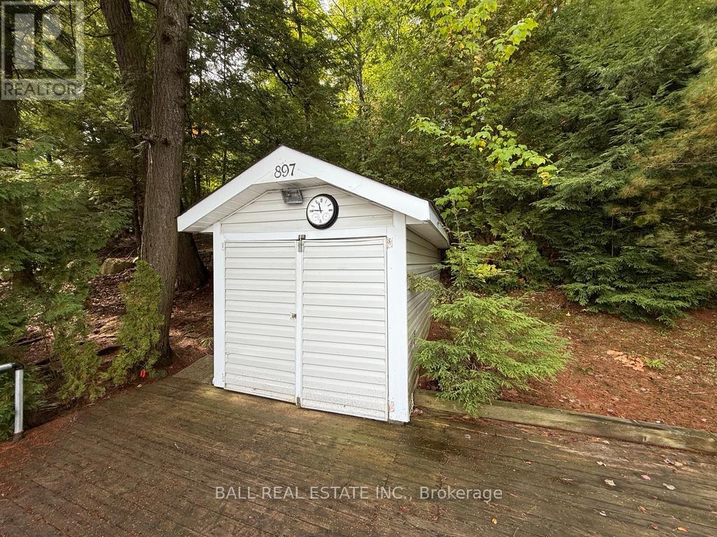 551 RENWICK ROAD - 35