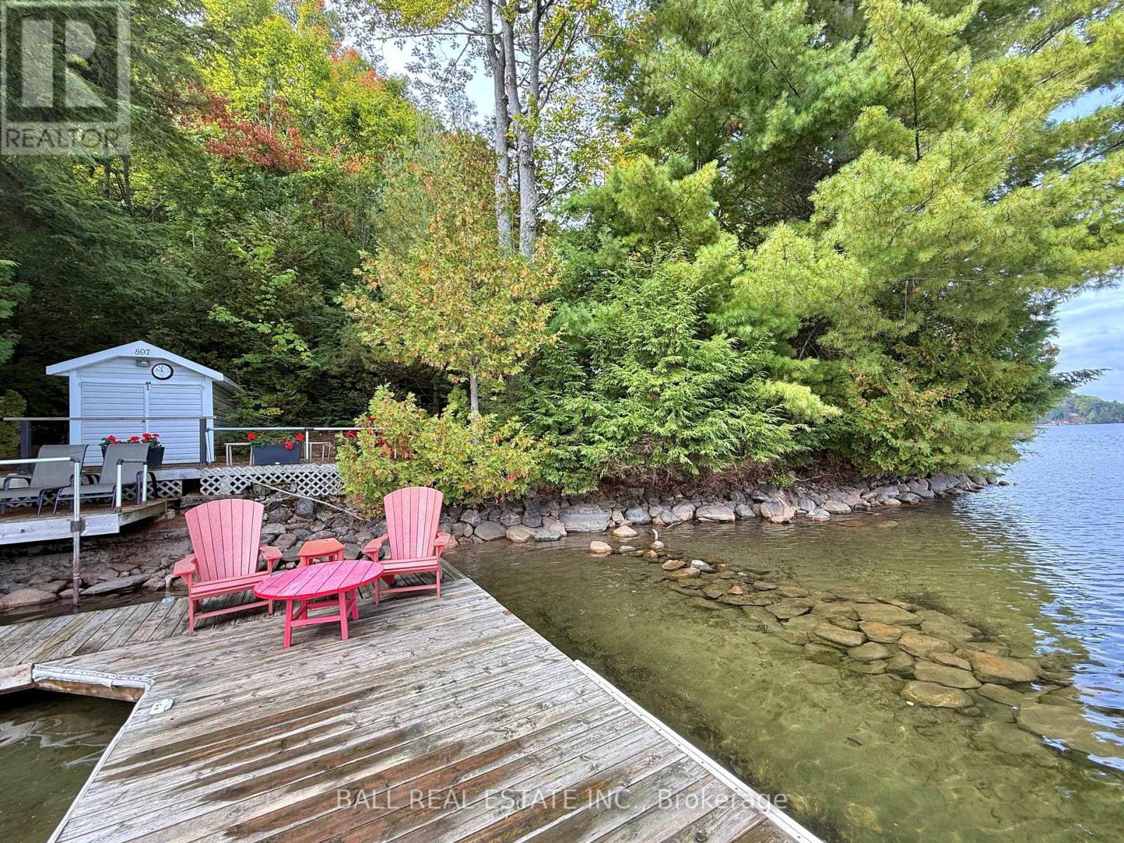 551 RENWICK ROAD - 40