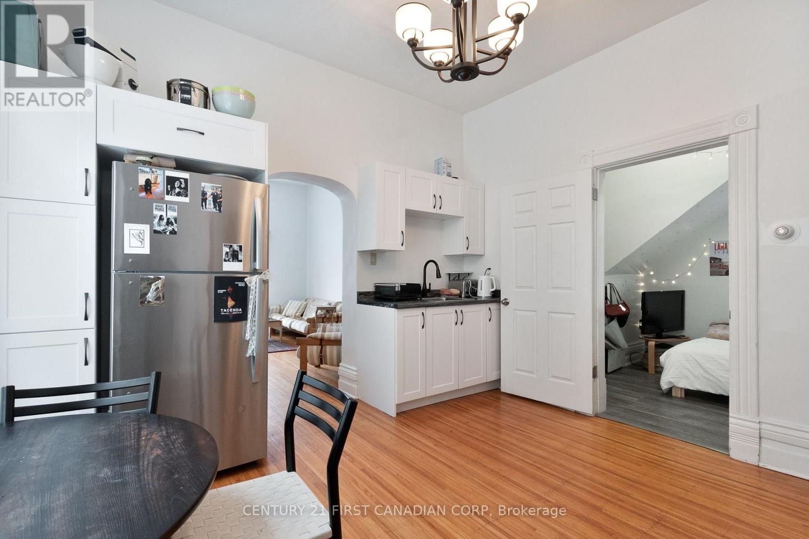 578 WATERLOO STREET - 12