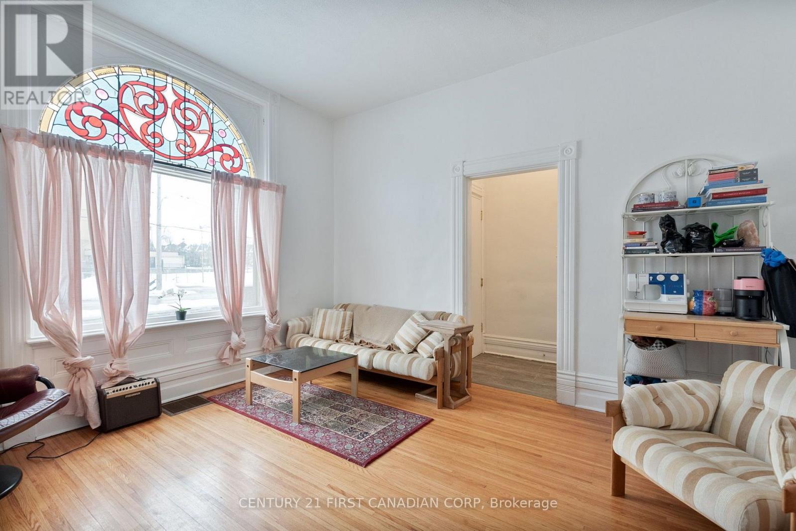 578 WATERLOO STREET - 6