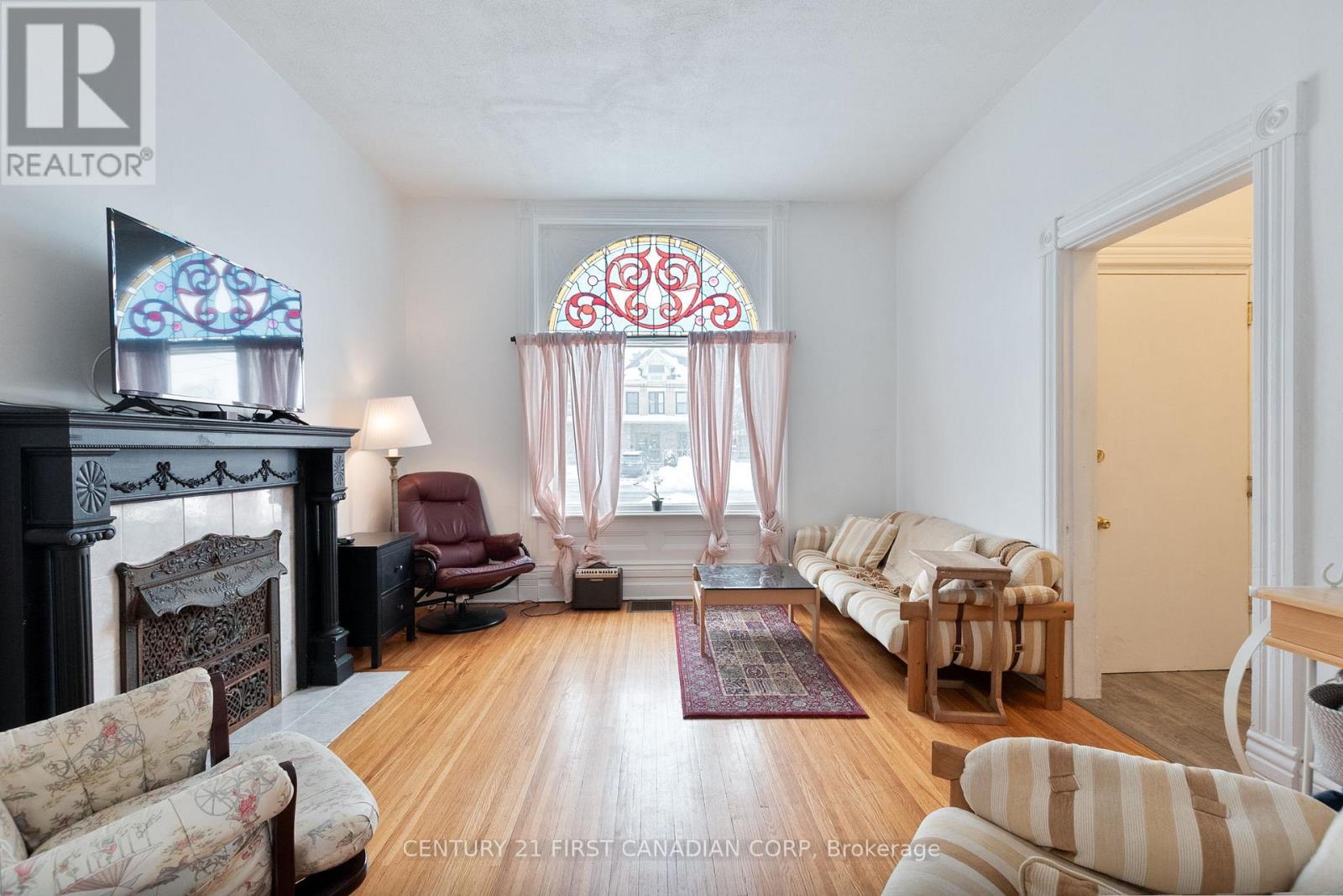 578 WATERLOO STREET - 4