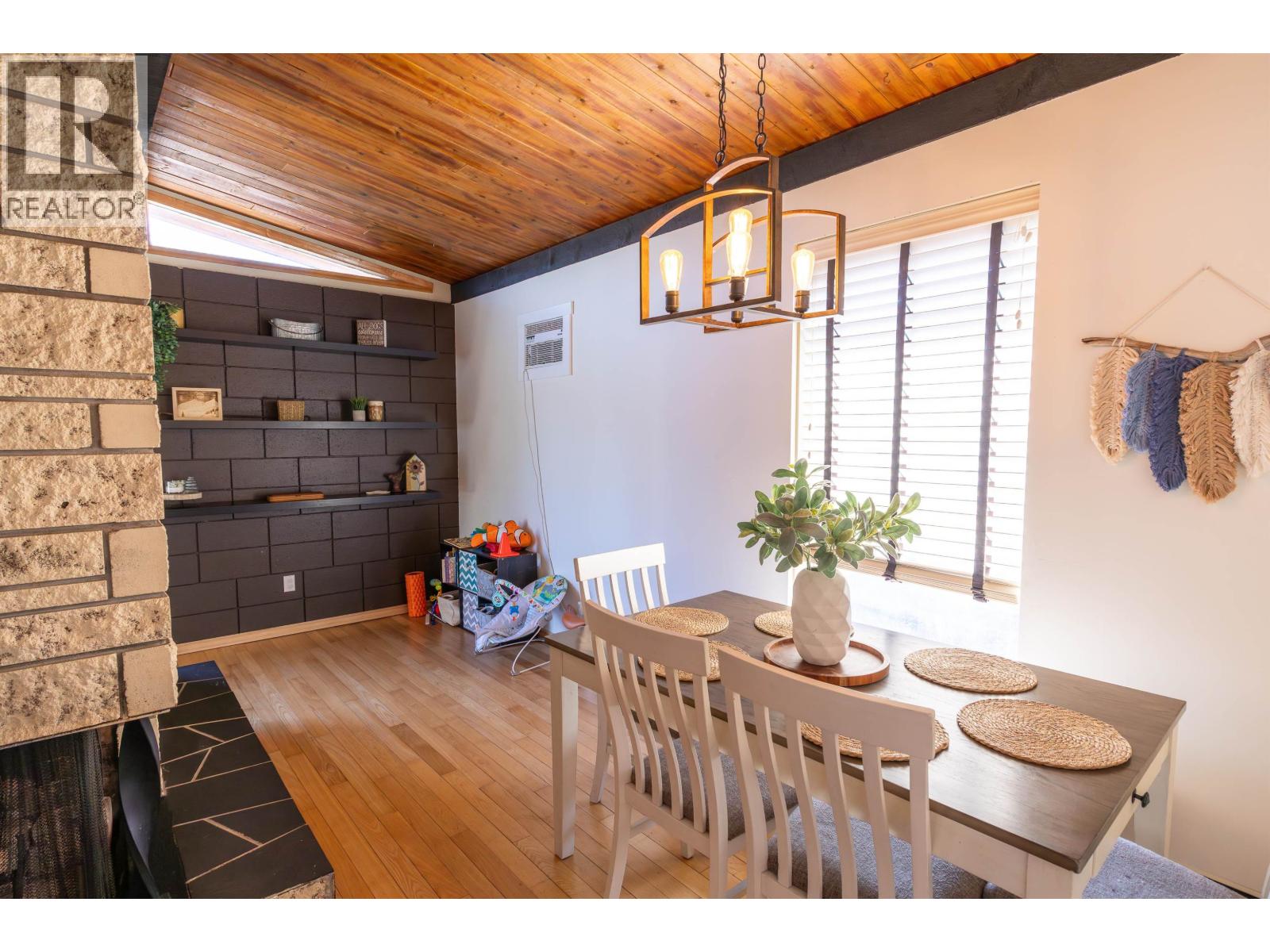 11404 95A STREET - 13