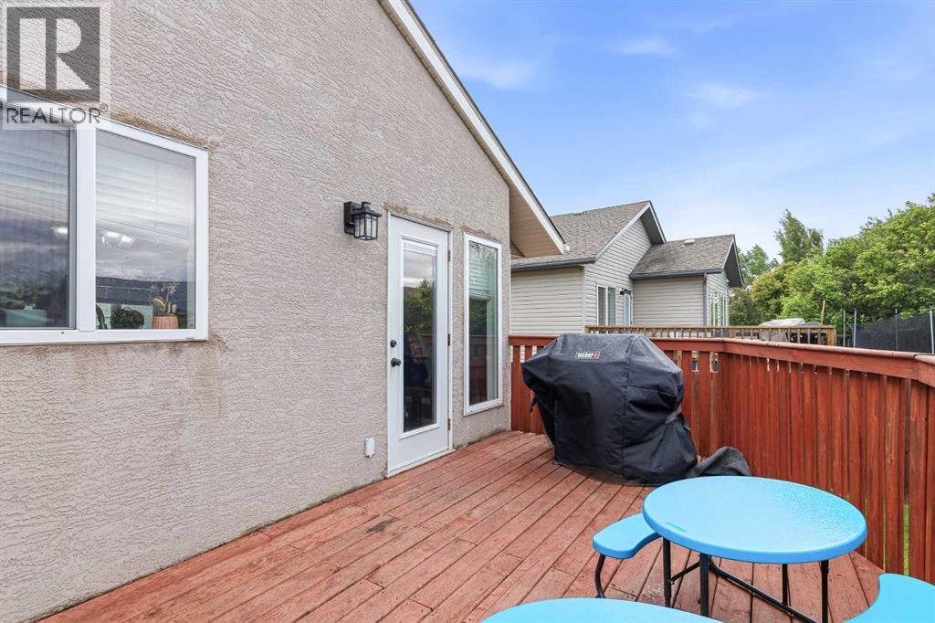 6606 34 Street - 35
