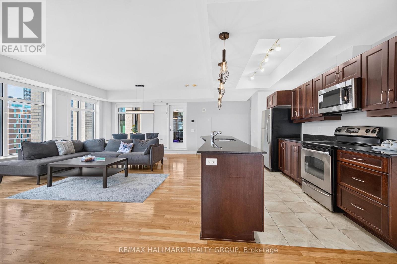 909 – 245 KENT STREET, Ottawa. Luxury613. By Peter Sagos - Image 10