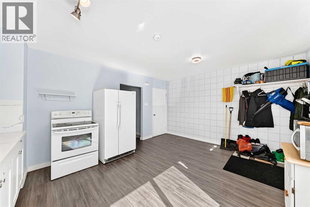 #140 2211 19 Street NE - 9