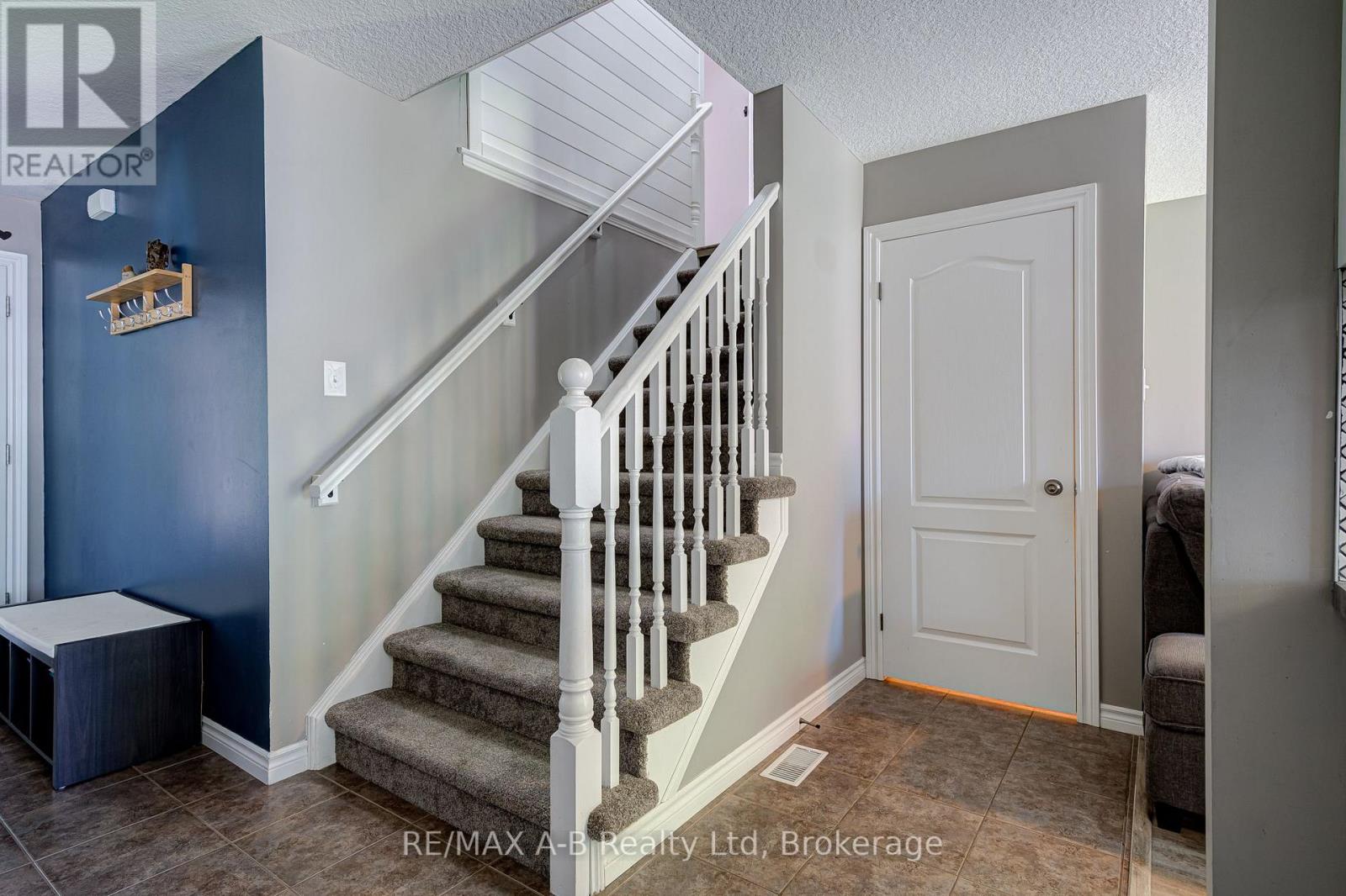 280 RAILWAY AVENUE - 25