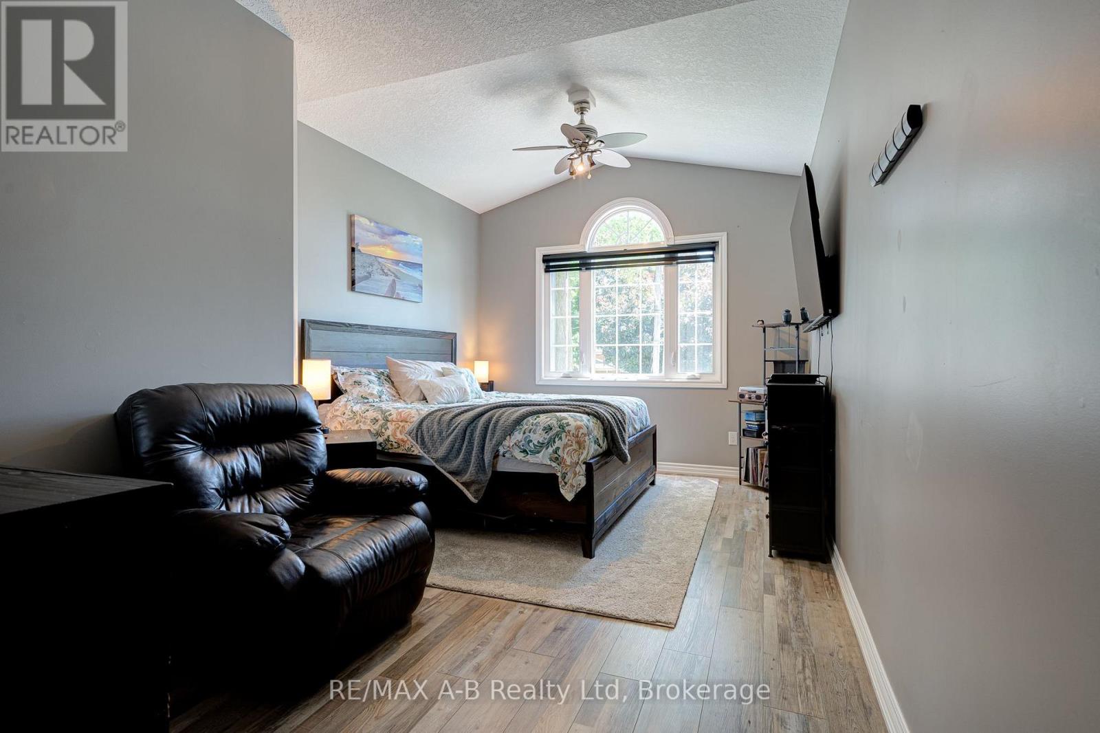 280 RAILWAY AVENUE - 27