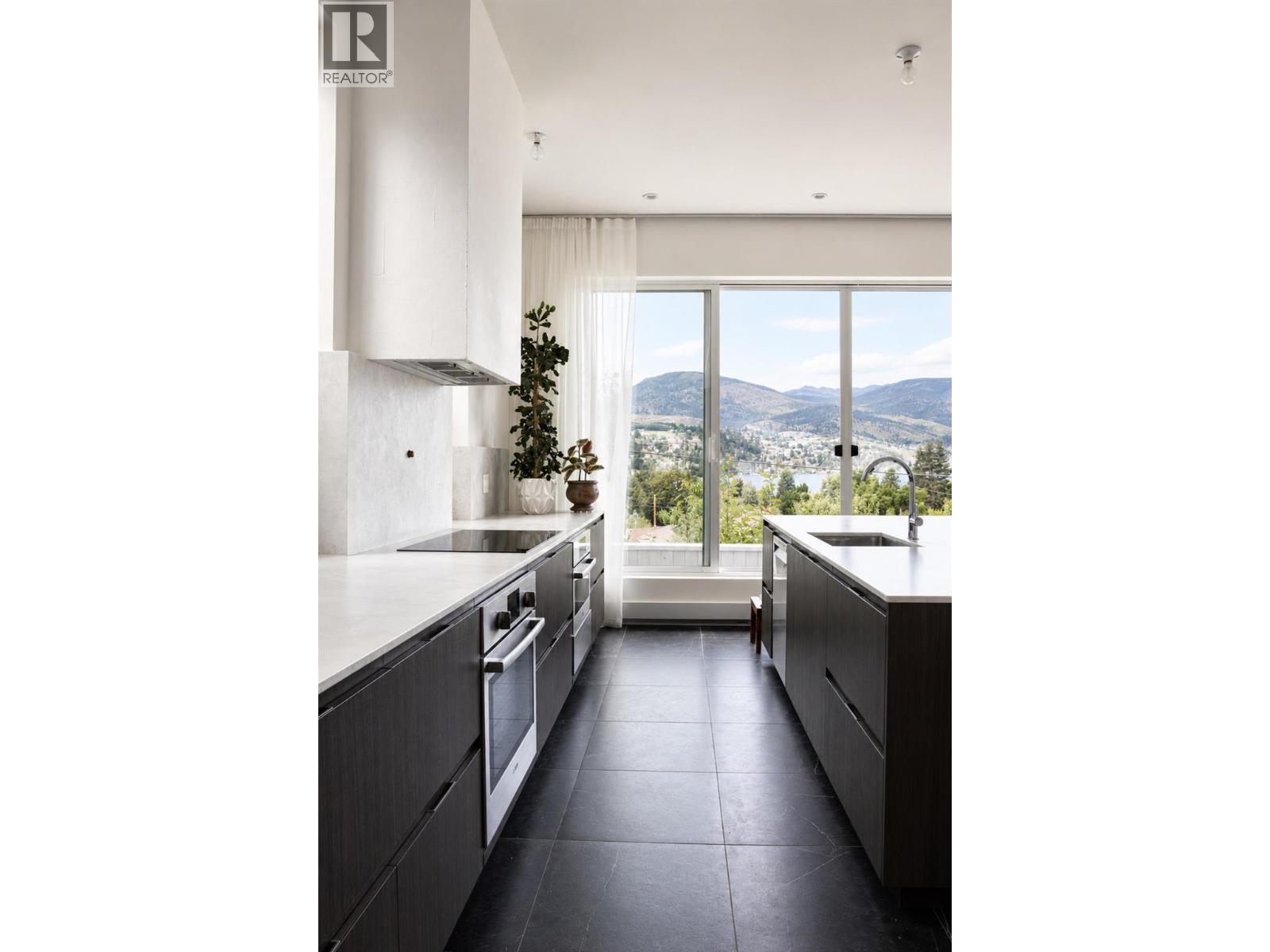 319 Carmel Crescent - 22