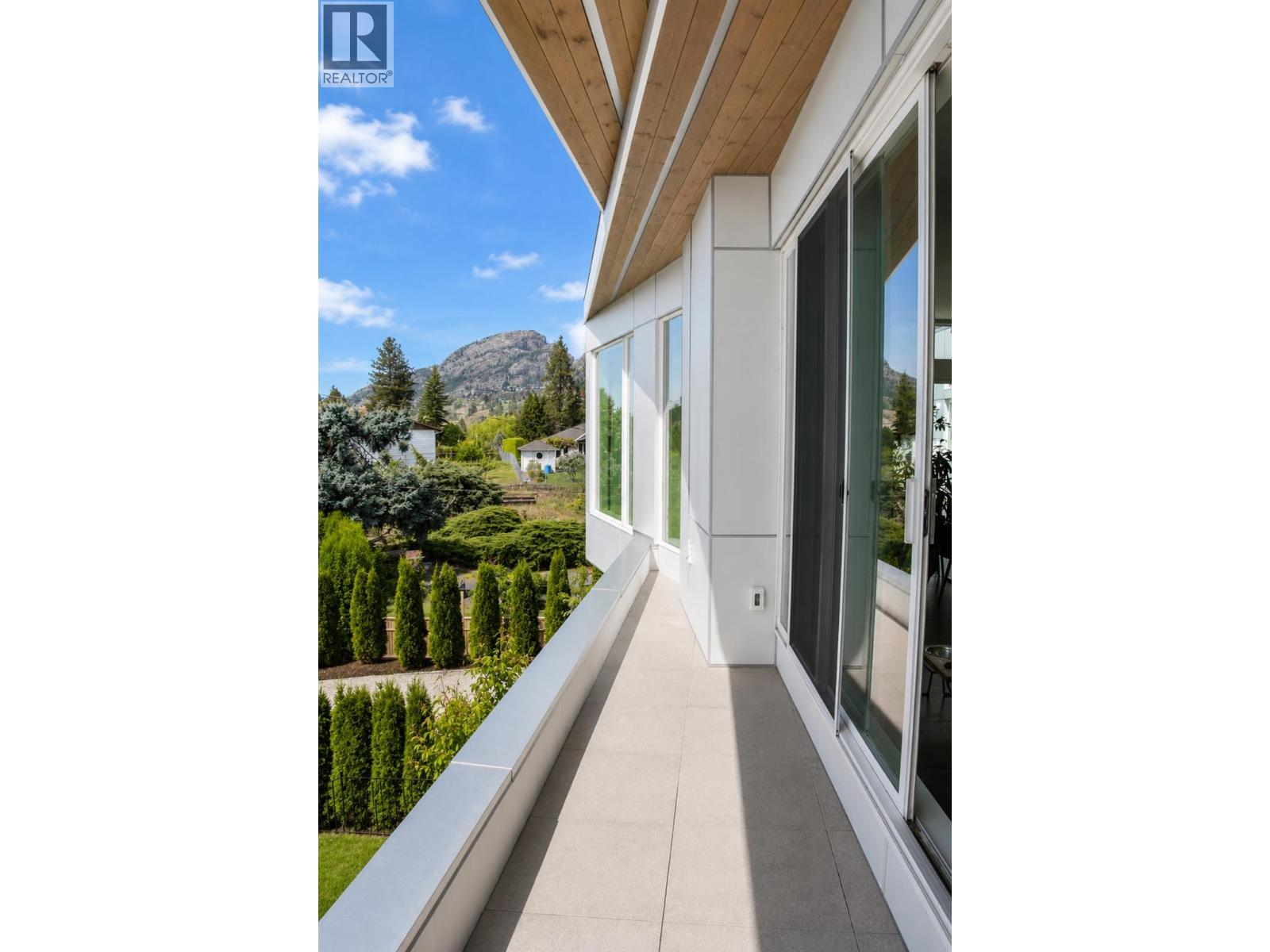 319 Carmel Crescent - 3
