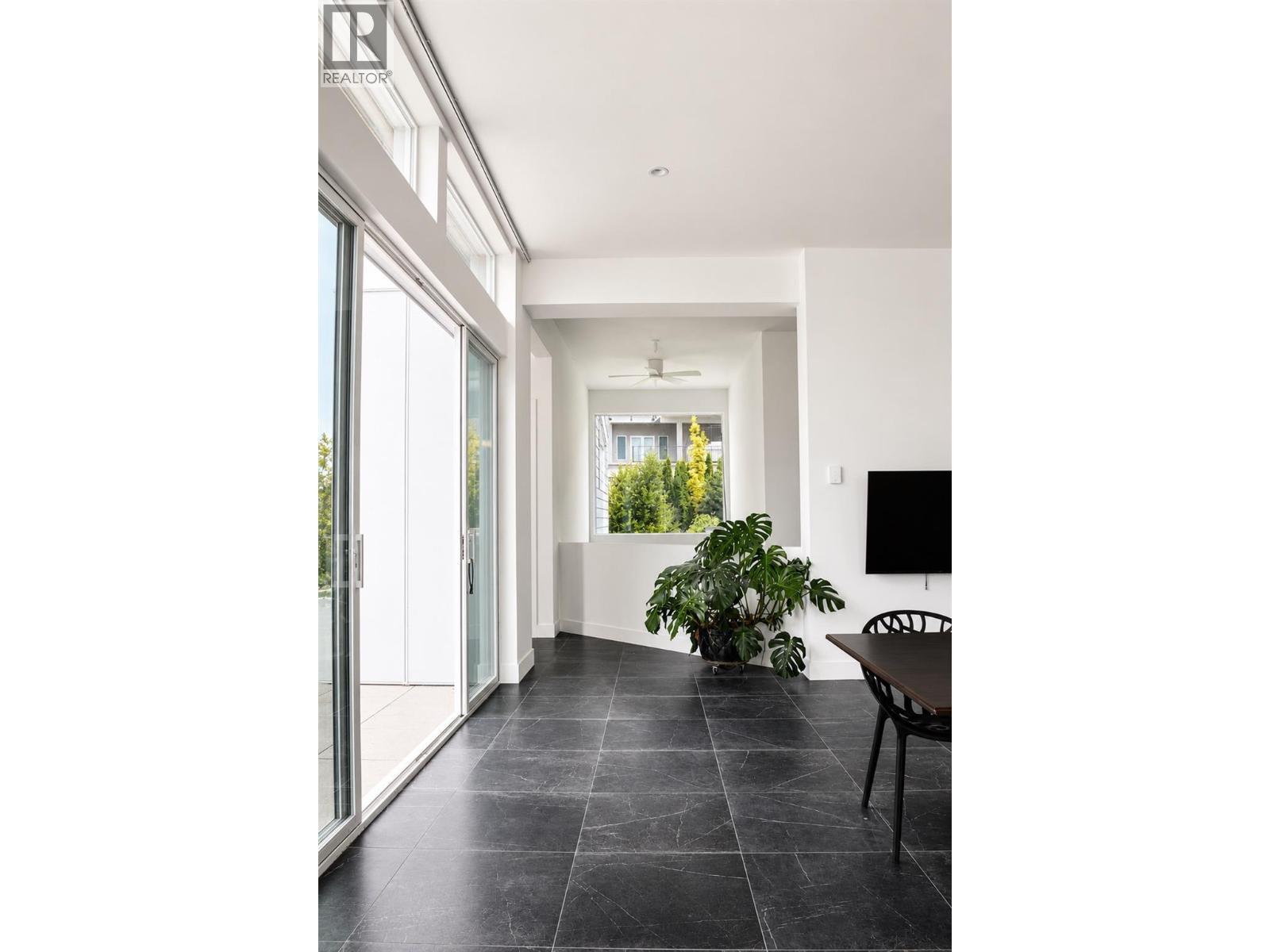 319 Carmel Crescent - 24