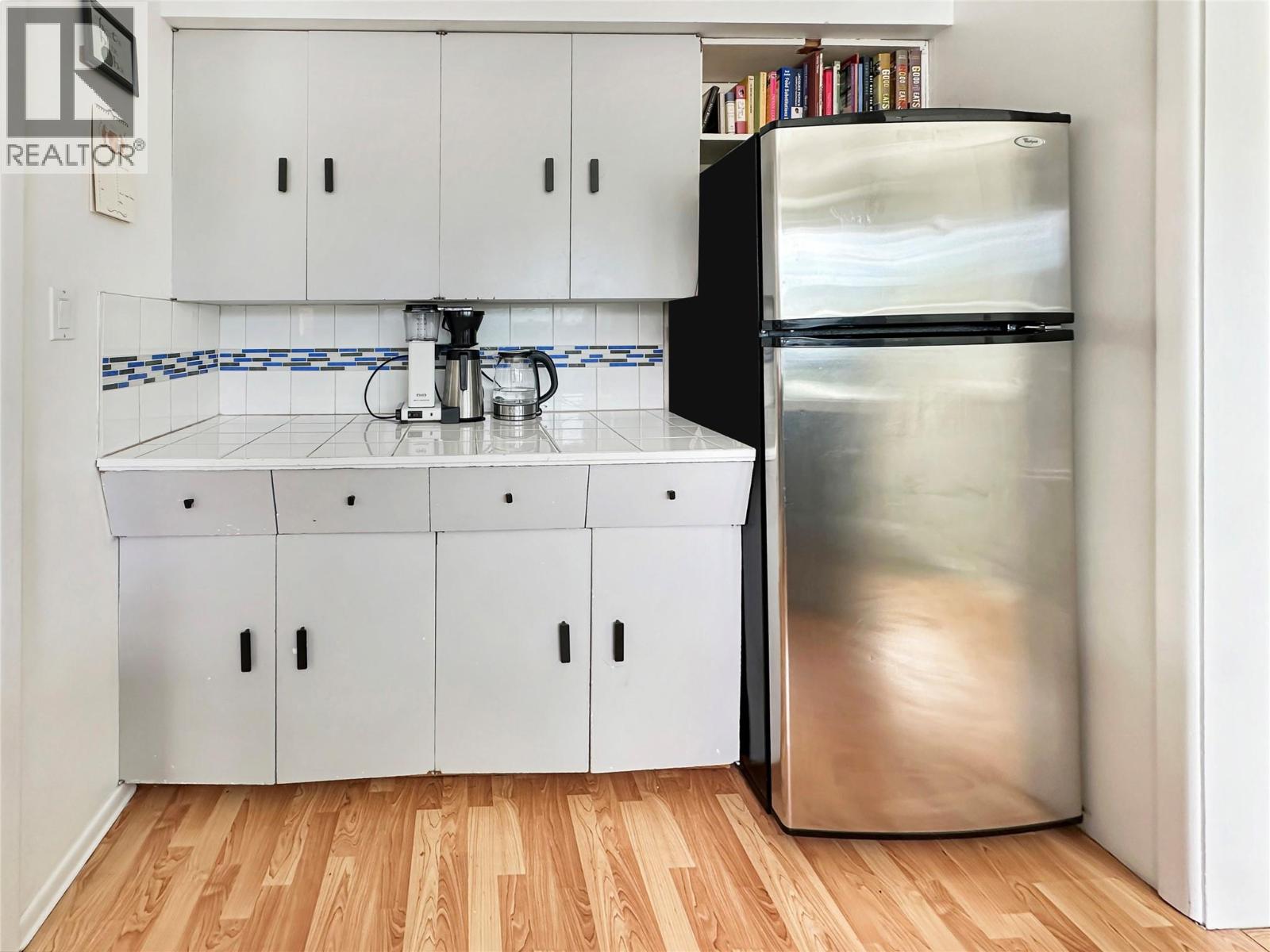 456 Mayne Avenue - 14