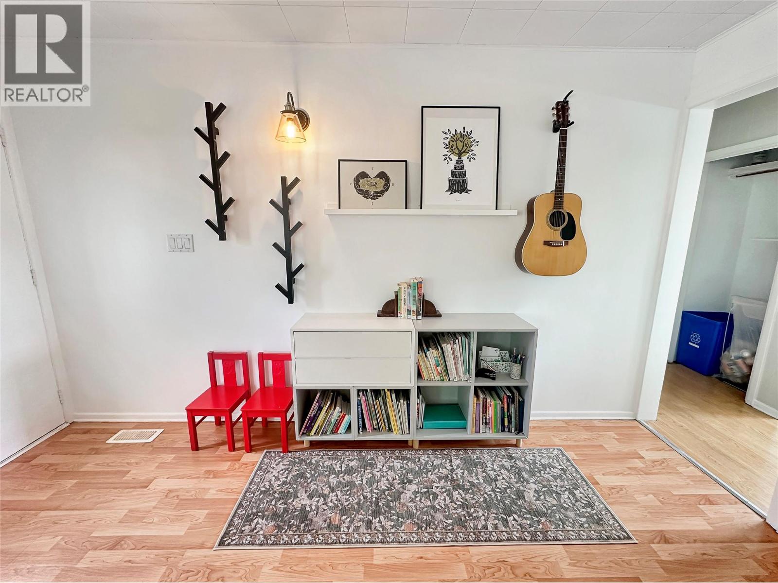 456 Mayne Avenue - 5