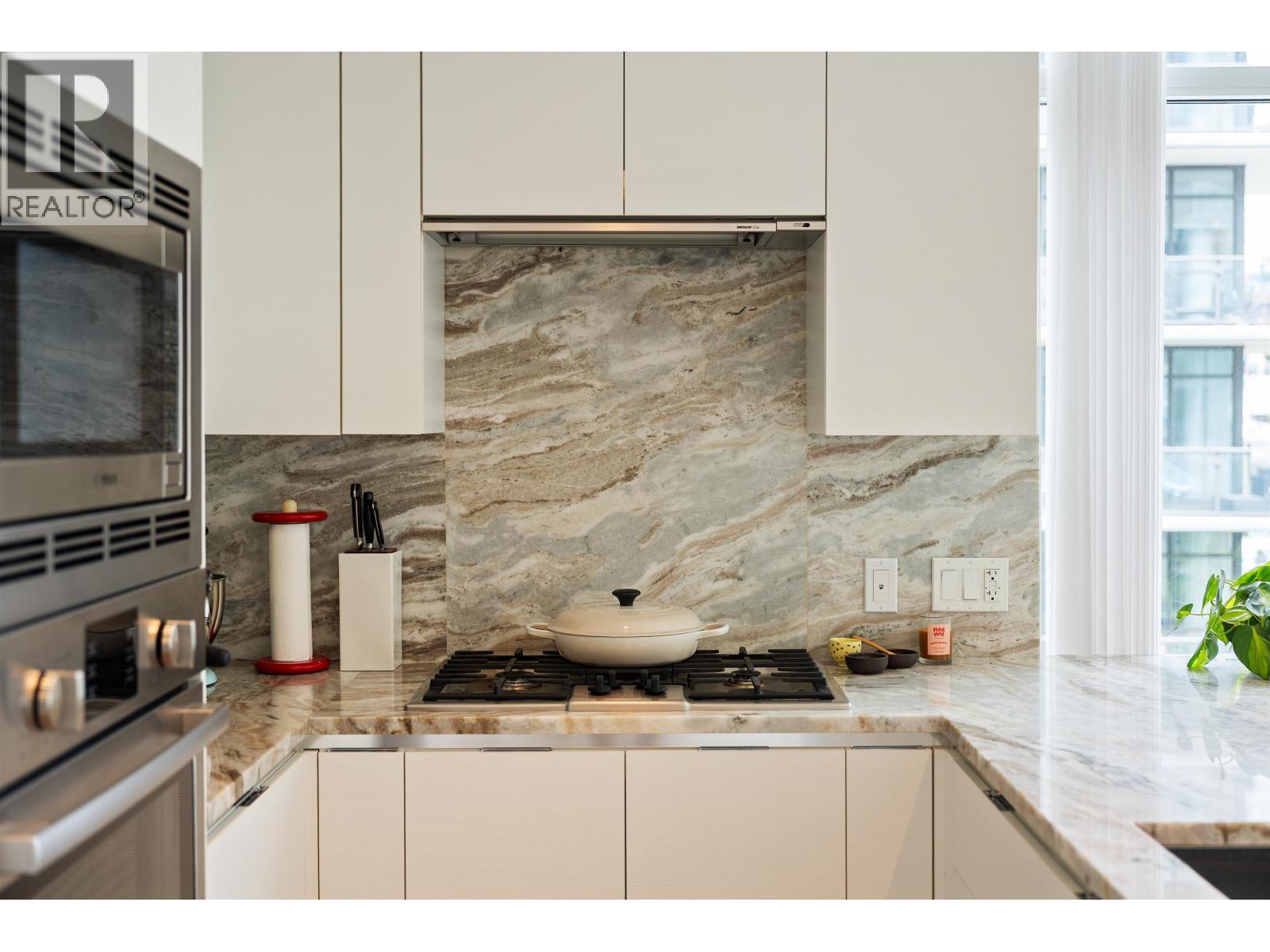 609 185 VICTORY SHIP WAY, North Vancouver