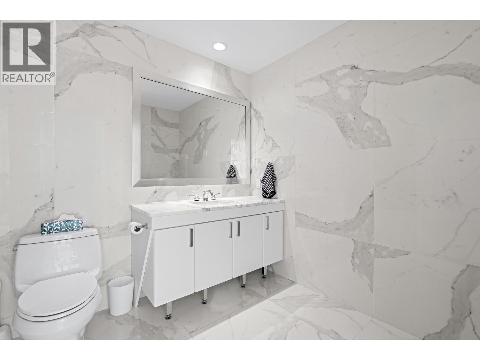 609 185 VICTORY SHIP WAY, North Vancouver