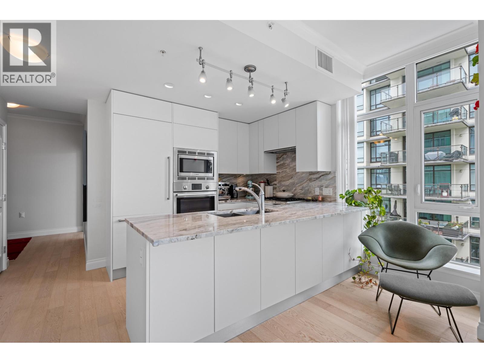 609 185 VICTORY SHIP WAY, North Vancouver