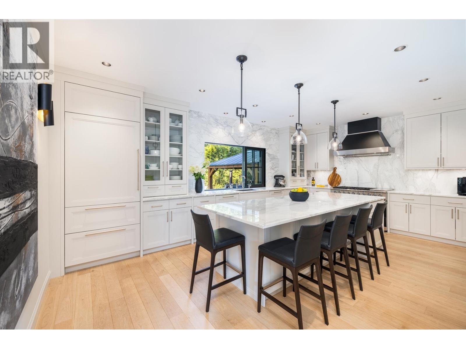 1018 W 19TH STREET, North Vancouver