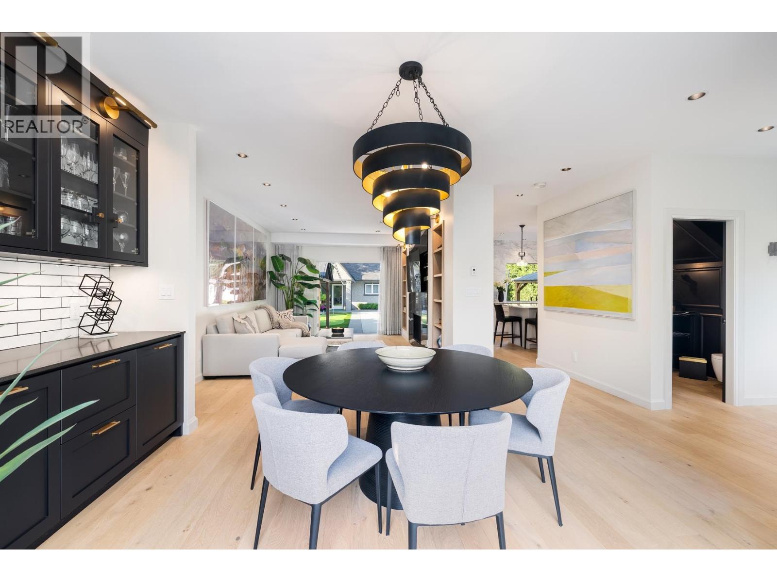1018 W 19TH STREET, North Vancouver