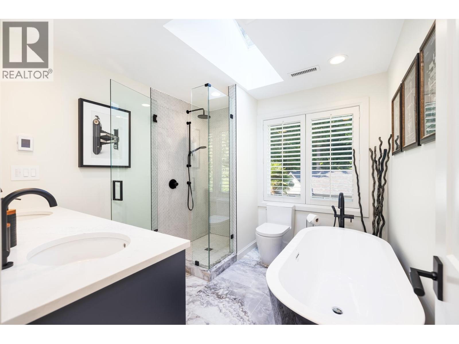 1018 W 19TH STREET, North Vancouver