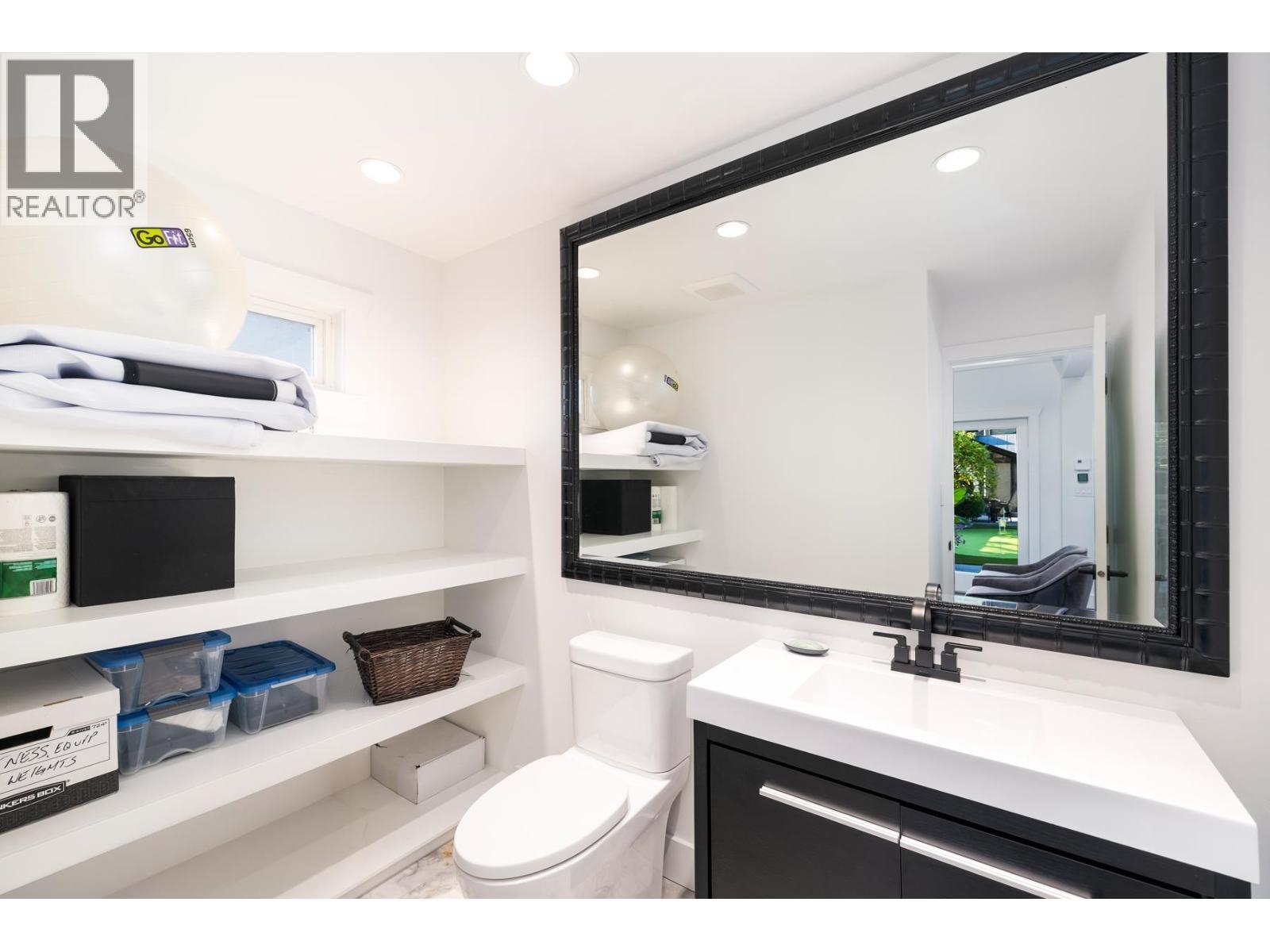 1018 W 19TH STREET, North Vancouver