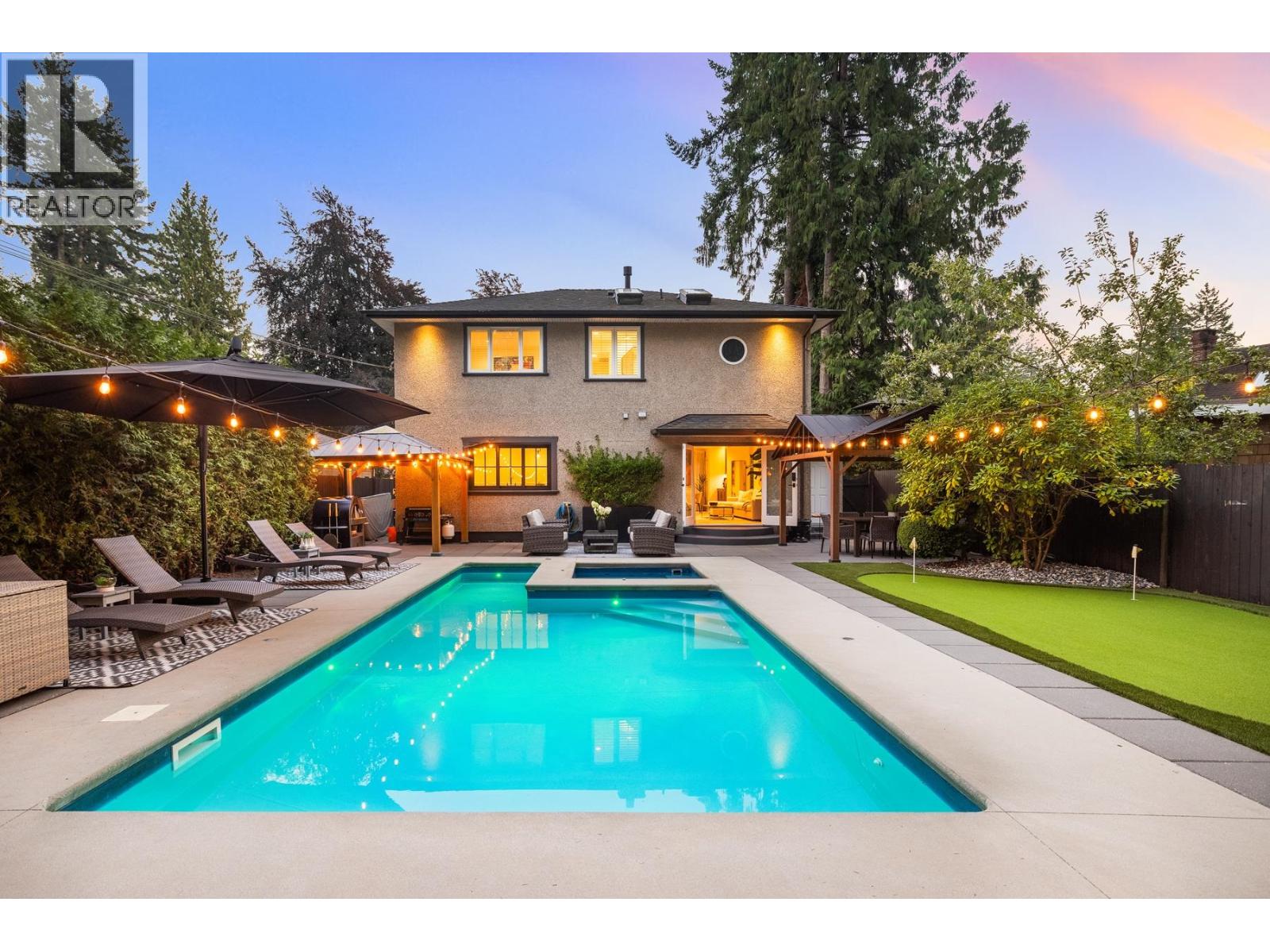 1018 W 19TH STREET, North Vancouver