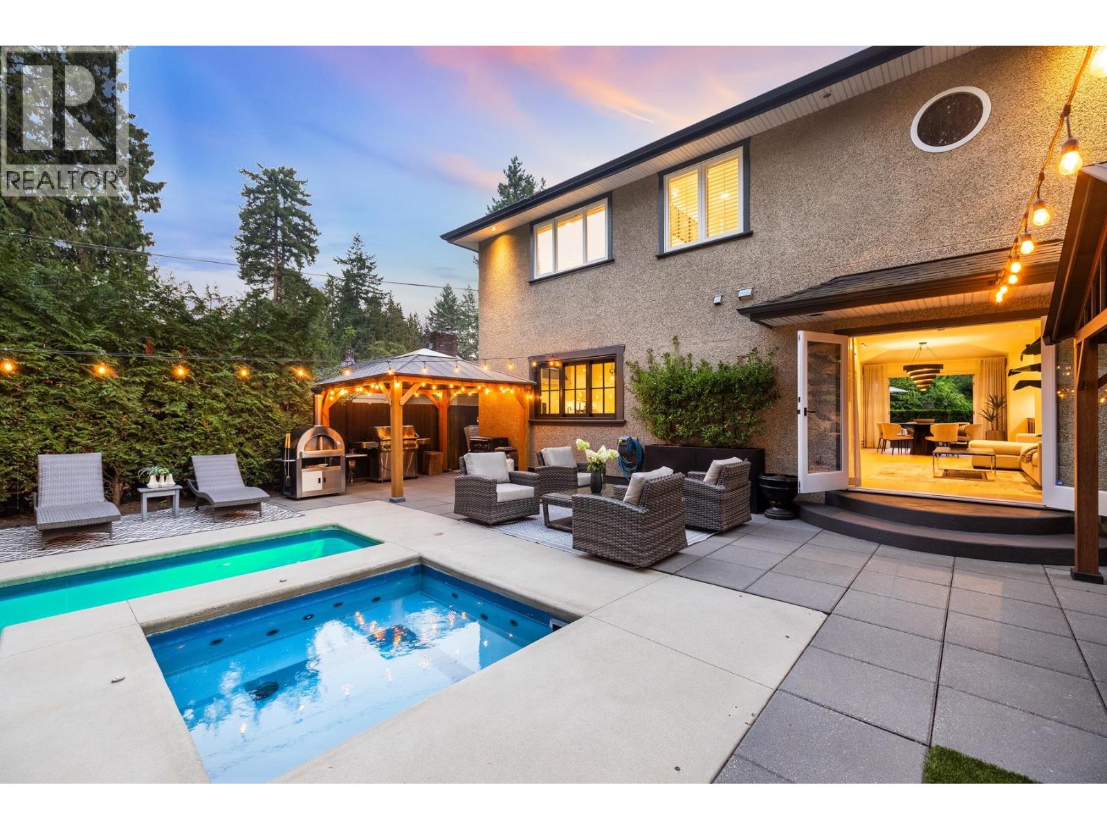 1018 W 19TH STREET, North Vancouver