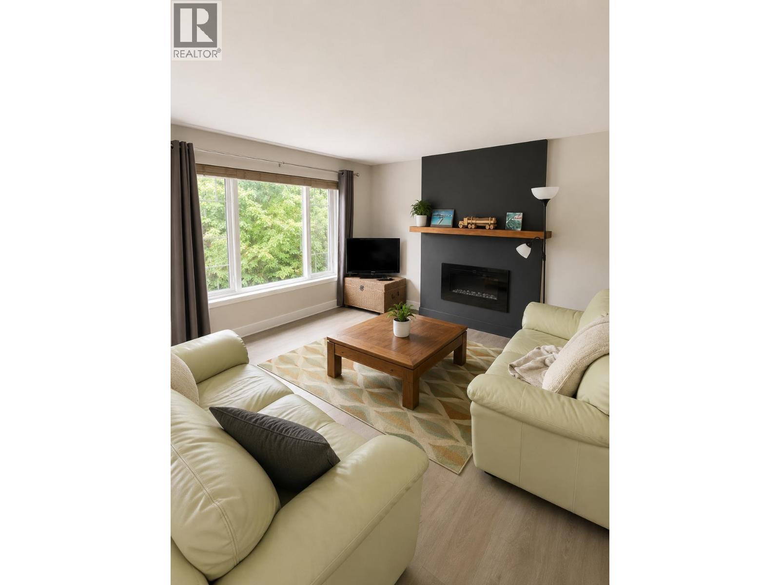 41541 BRENNAN STREET, Squamish — photo 2