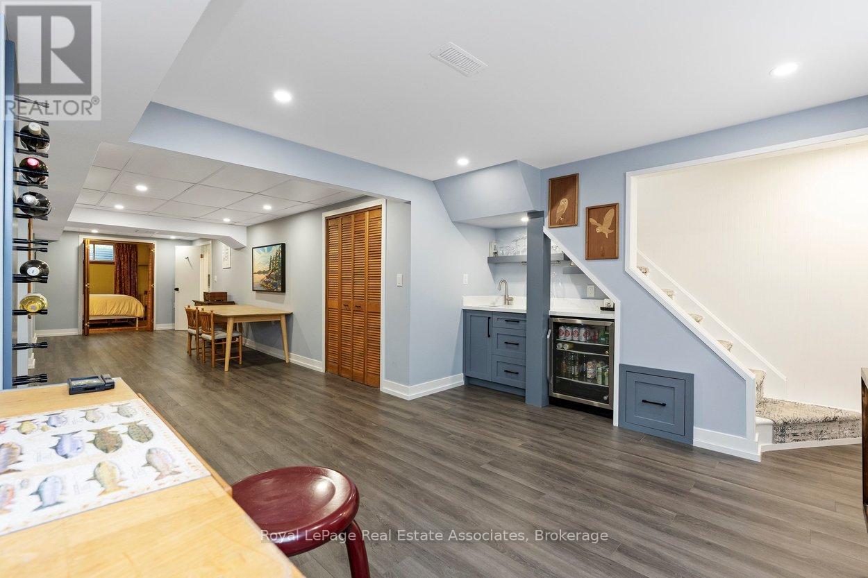 206 ELIZABETH STREET S - 24