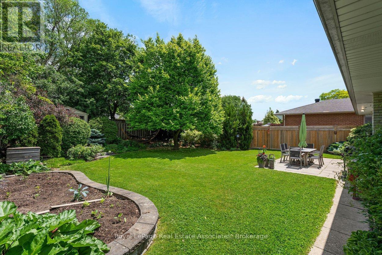 206 ELIZABETH STREET S - 36