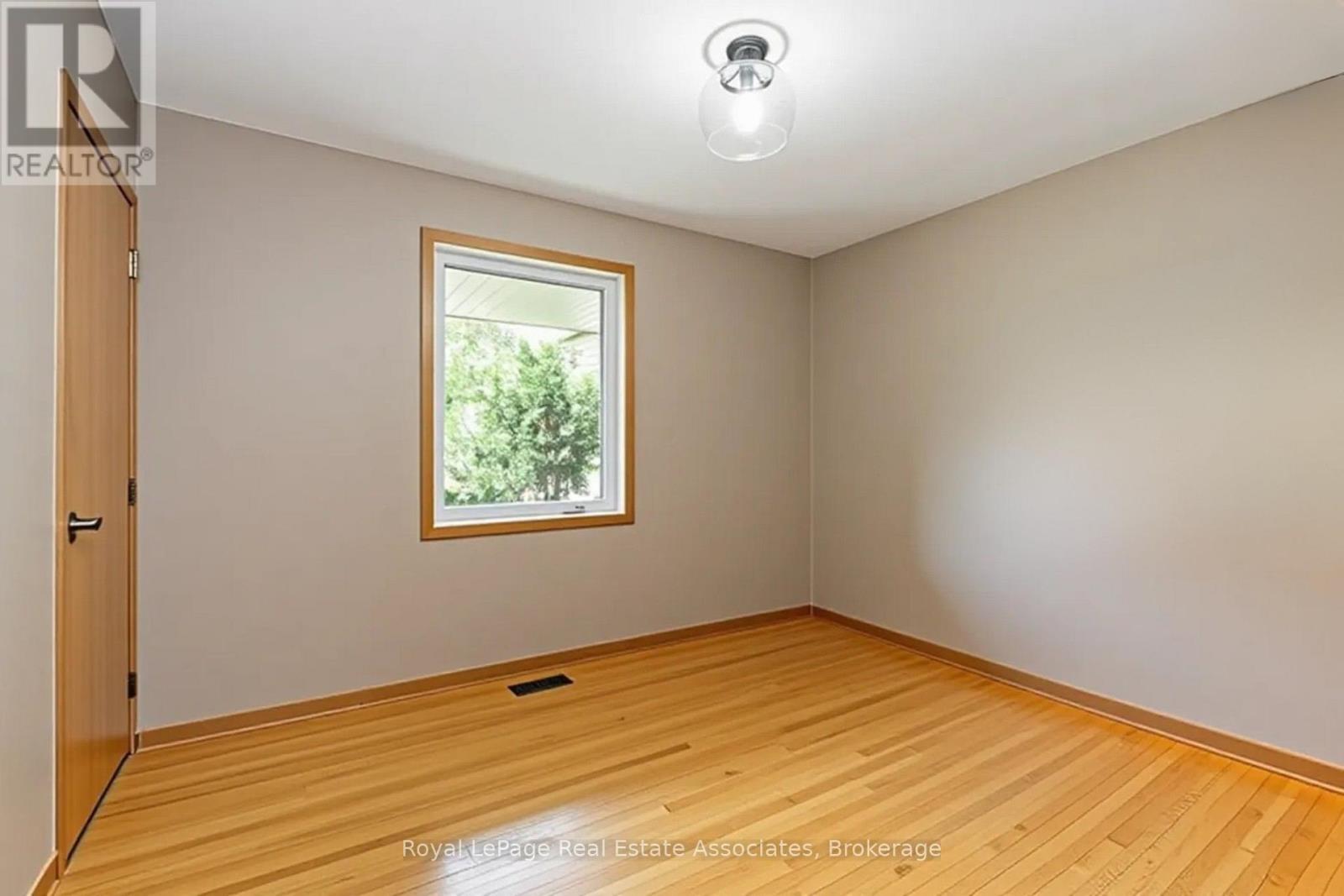 206 ELIZABETH STREET S - 22
