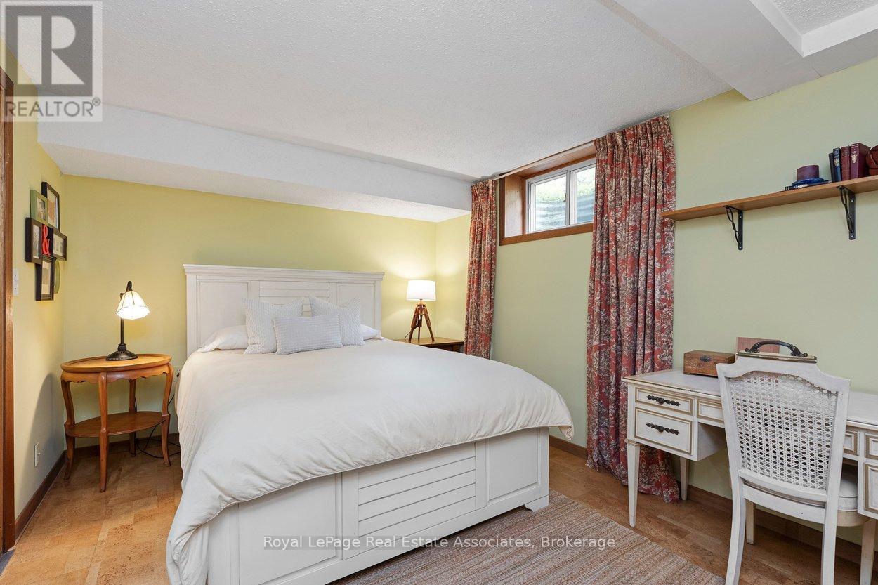 206 ELIZABETH STREET S - 31
