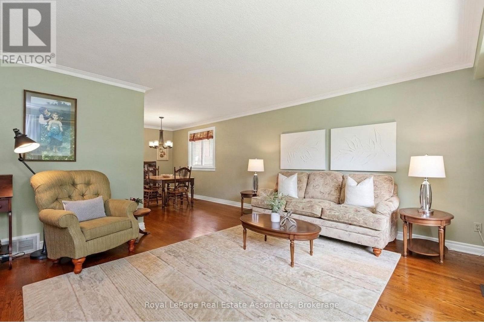 206 ELIZABETH STREET S - 8