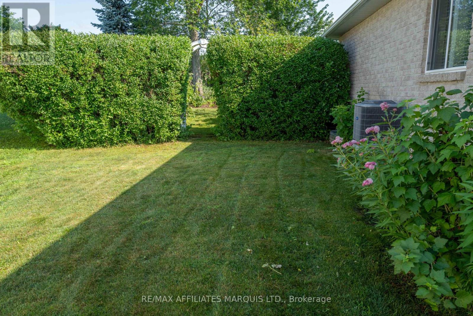 1274 DAPRAT AVENUE - 2