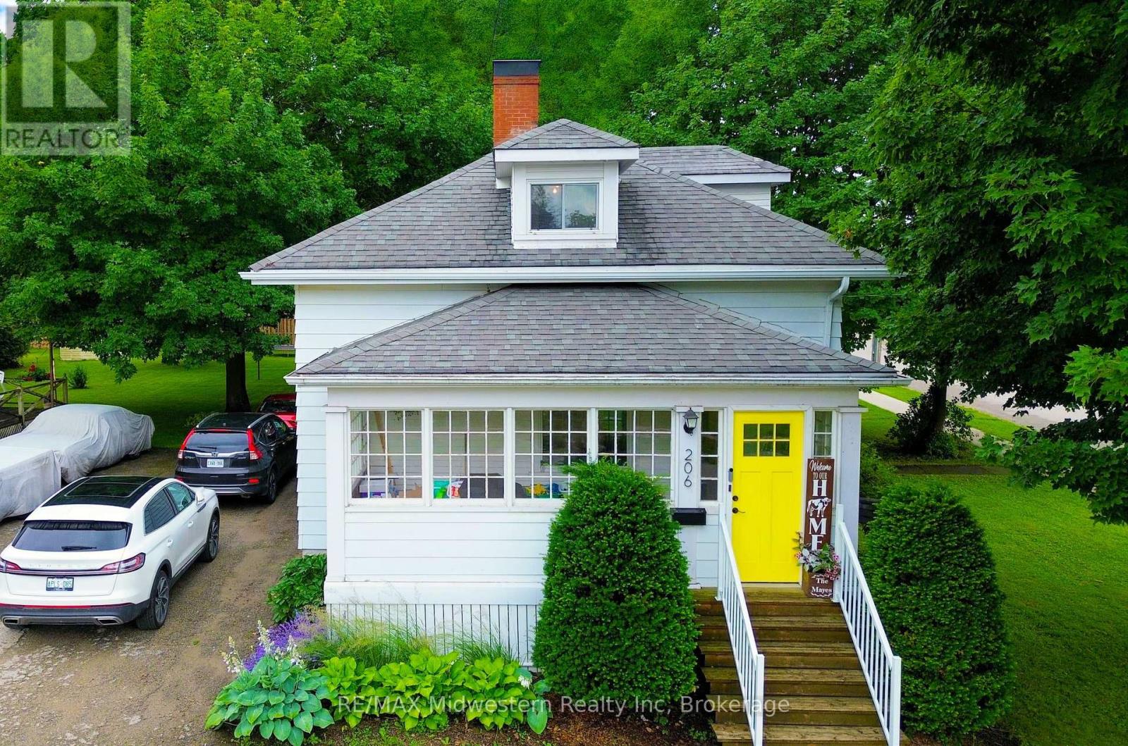 206 UNION STREET E - 1