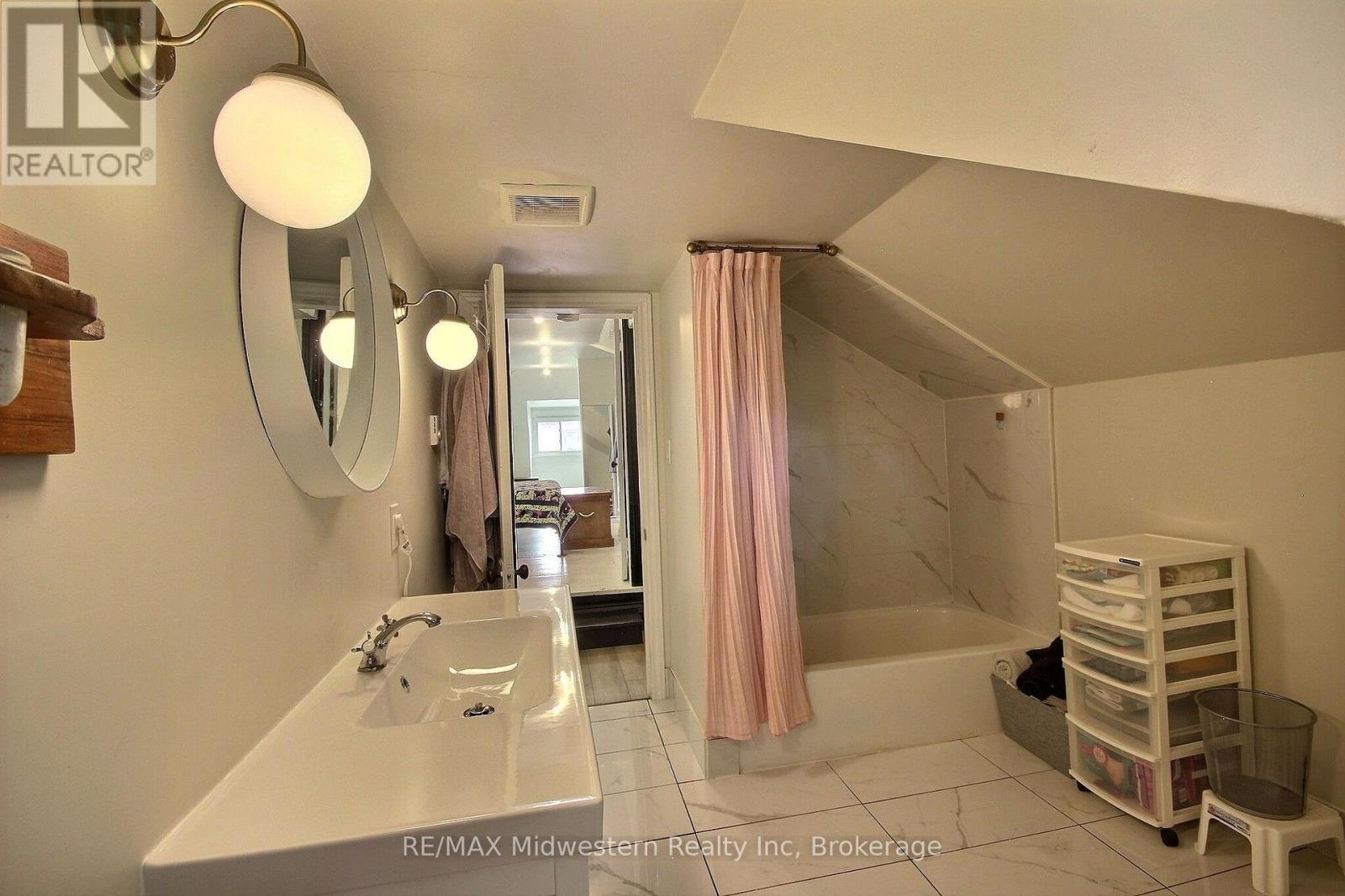 206 UNION STREET E - 13