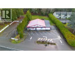 3346 Island Hwy W, Qualicum Beach, BC V9K2B3 Photo 14