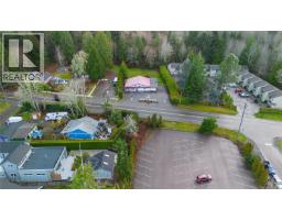 3346 Island Hwy W, Qualicum Beach, BC V9K2B3 Photo 16