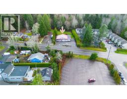 3346 Island Hwy W, Qualicum Beach, BC V9K2B3 Photo 17