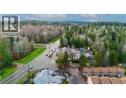3346 Island Hwy W, Qualicum Beach, BC V9K2B3 Photo 18