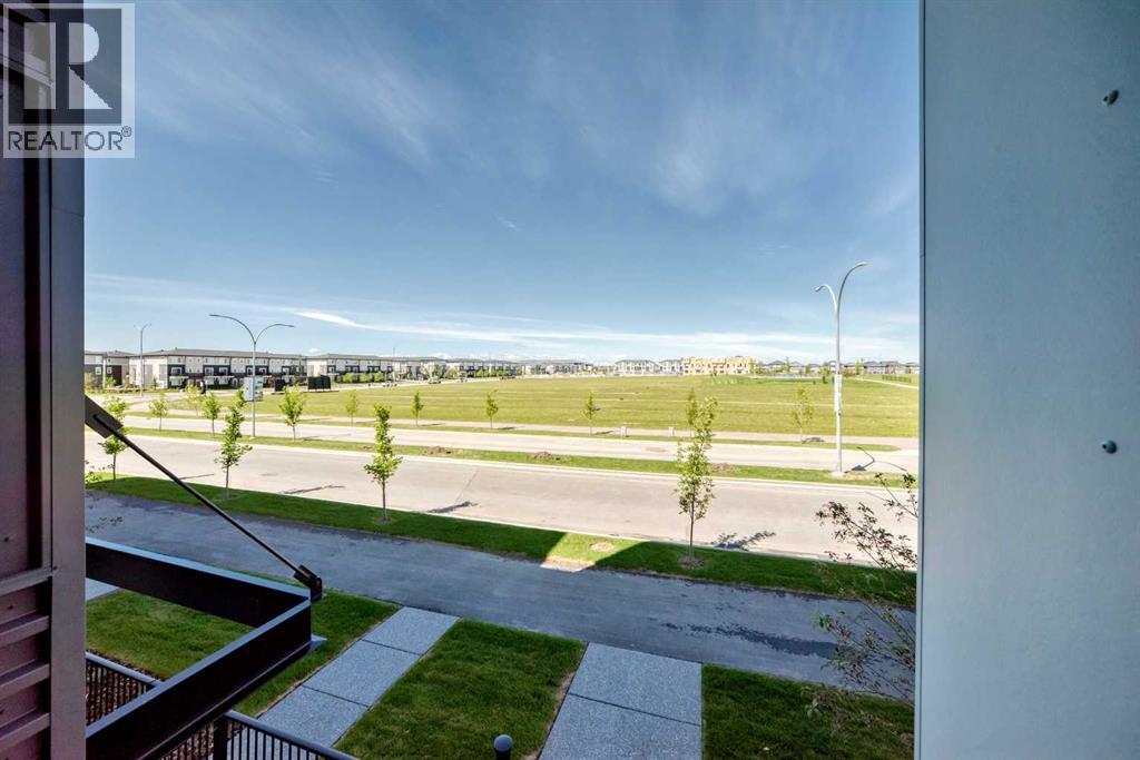 #1217 63 Corner Glen Crescent NE - 13