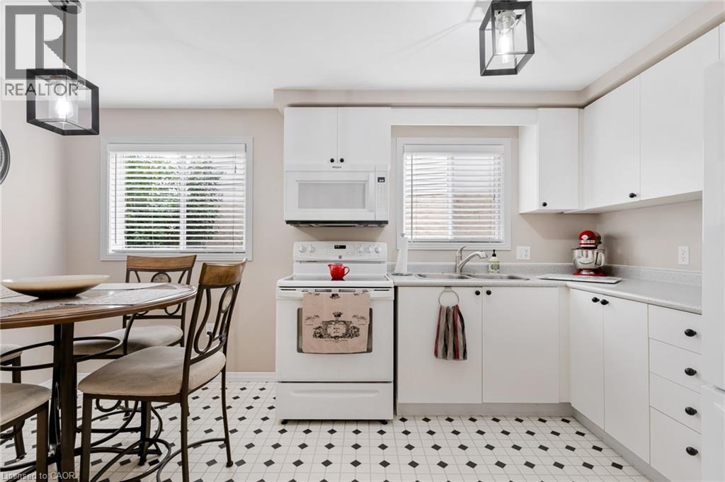 351 N NORTHVIEW HEIGHTS Place - 10