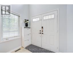 2 Horn Street, Whitchurch Stouffville, ON L4A0X9 Photo 10