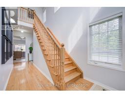 2 Horn Street, Whitchurch Stouffville, ON L4A0X9 Photo 11